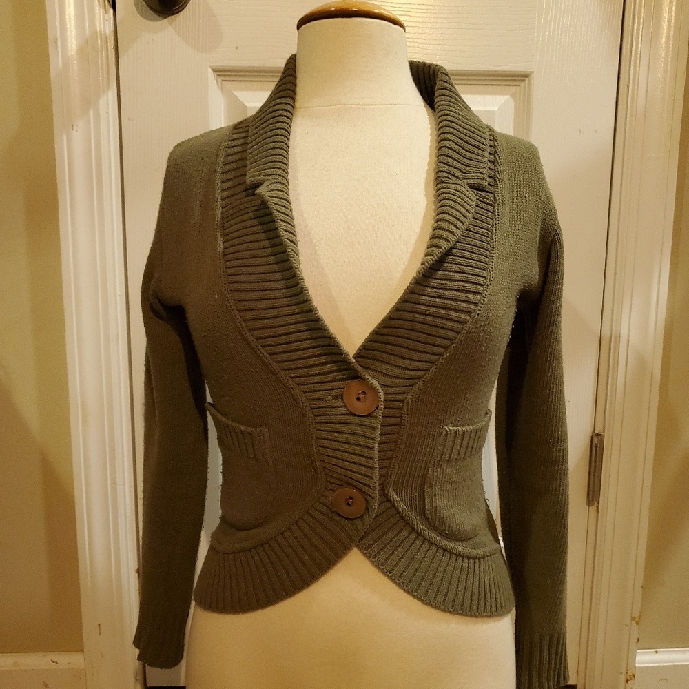Olive green button up cardigan with pockets - Picture 2 of 5